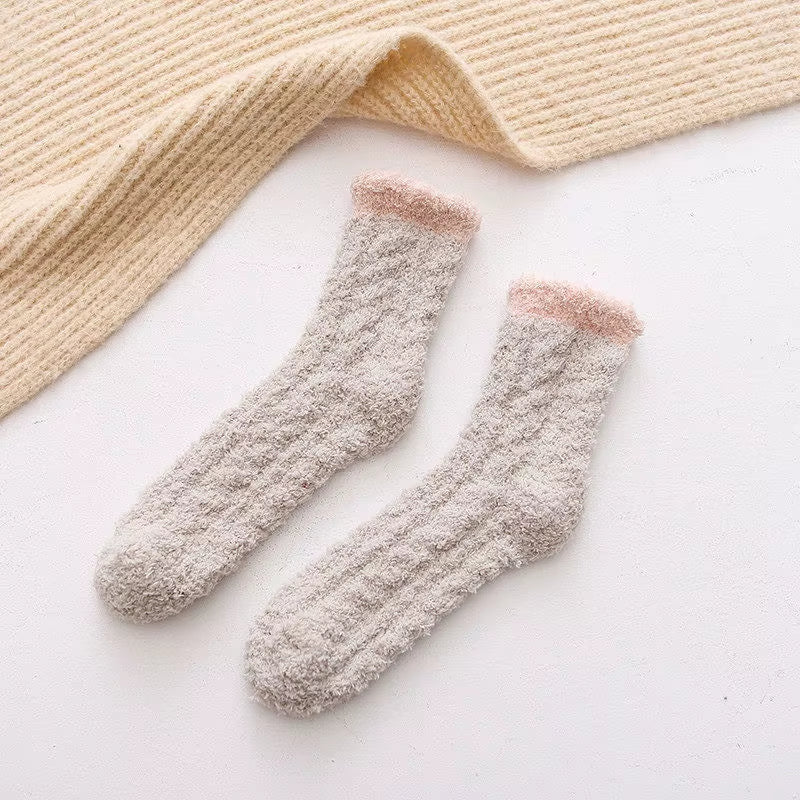 Fluffy Cat Paw Sleep Socks – Plush Velvet Indoor Floor Socks for Autumn & Winter