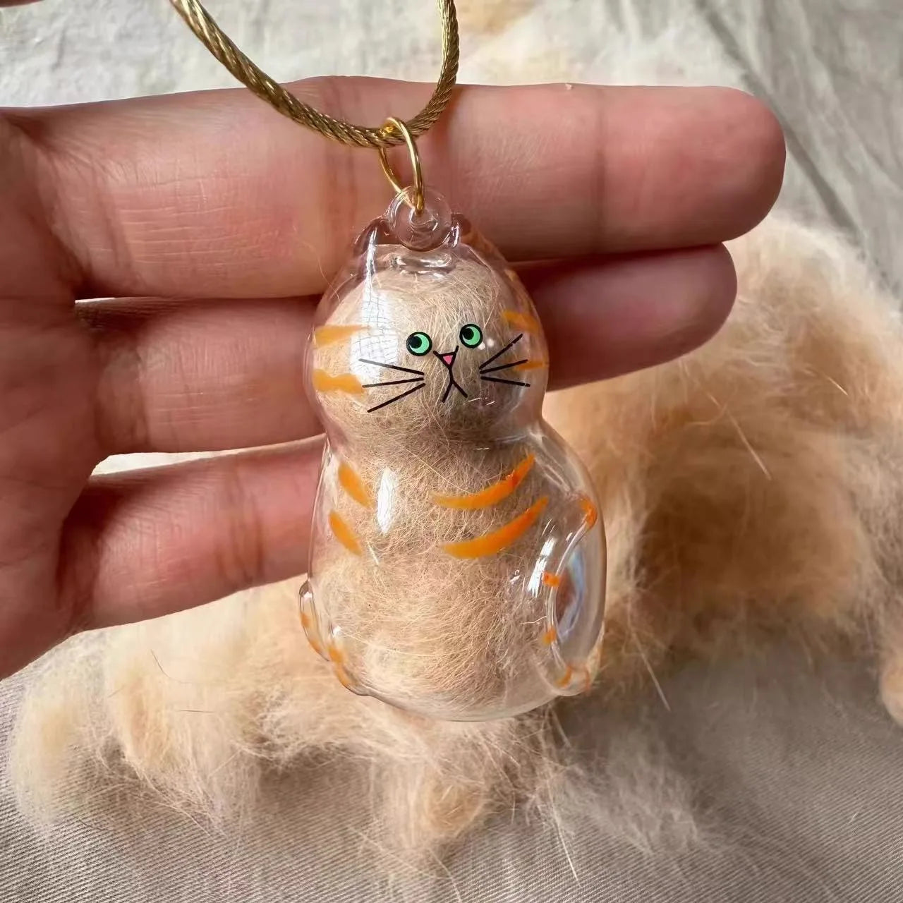 Cat Fur Memorial Keychain – Keepsake Pendant